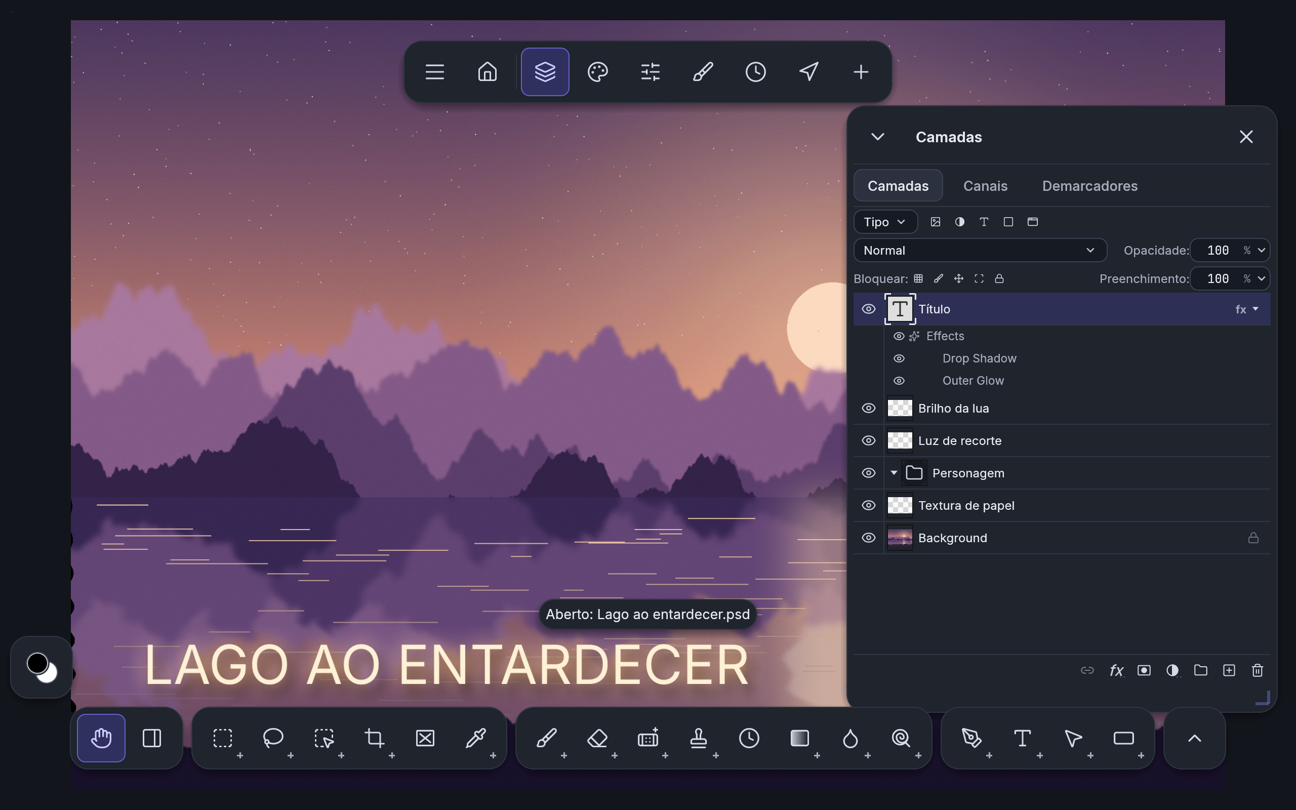 Um PSD com camadas aberto no {{name}}: a ilustração do lago, um título com sombra e brilho, e a janela de Camadas mostrando o grupo, as camadas e os efeitos do texto.